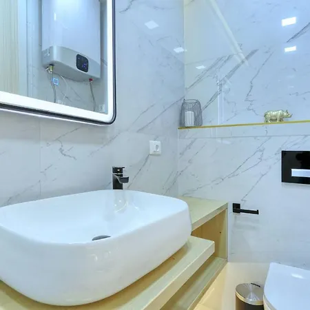 アパート Rino Luxury