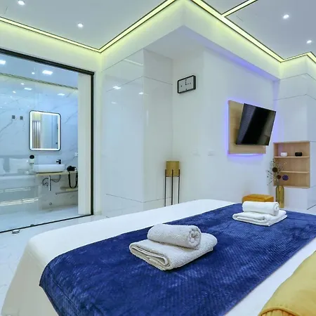 Rino Luxury アパート *