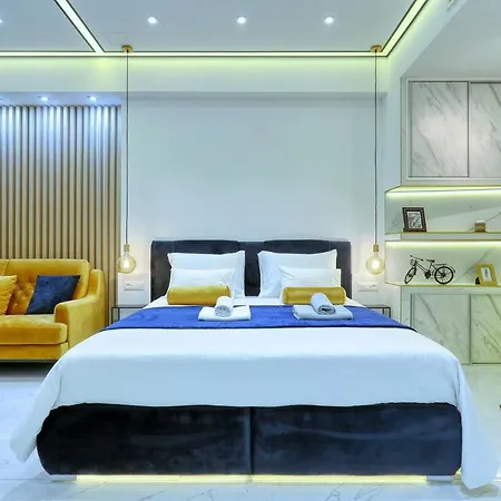 Rino Luxury アパート