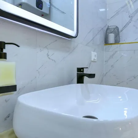 Rino Luxury アパート *