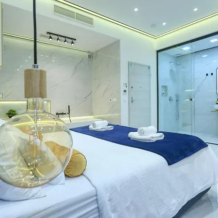 Rino Luxury アパート *