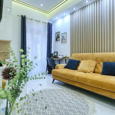 Rino Luxury アパート